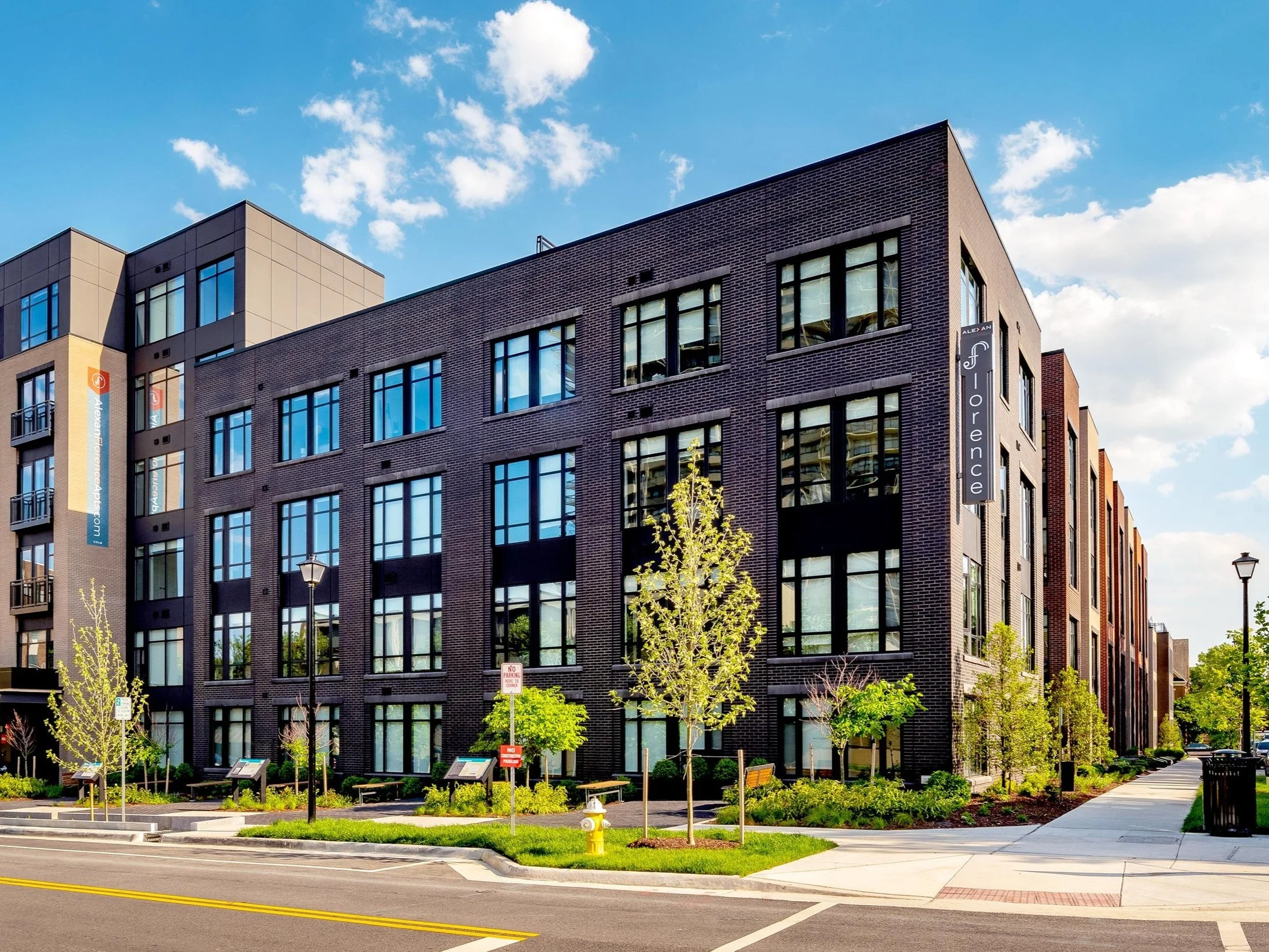 ジャイアンさま専用　L'Appartement TWINS FLORENCE Alexan Florence — ParkerRodriguez